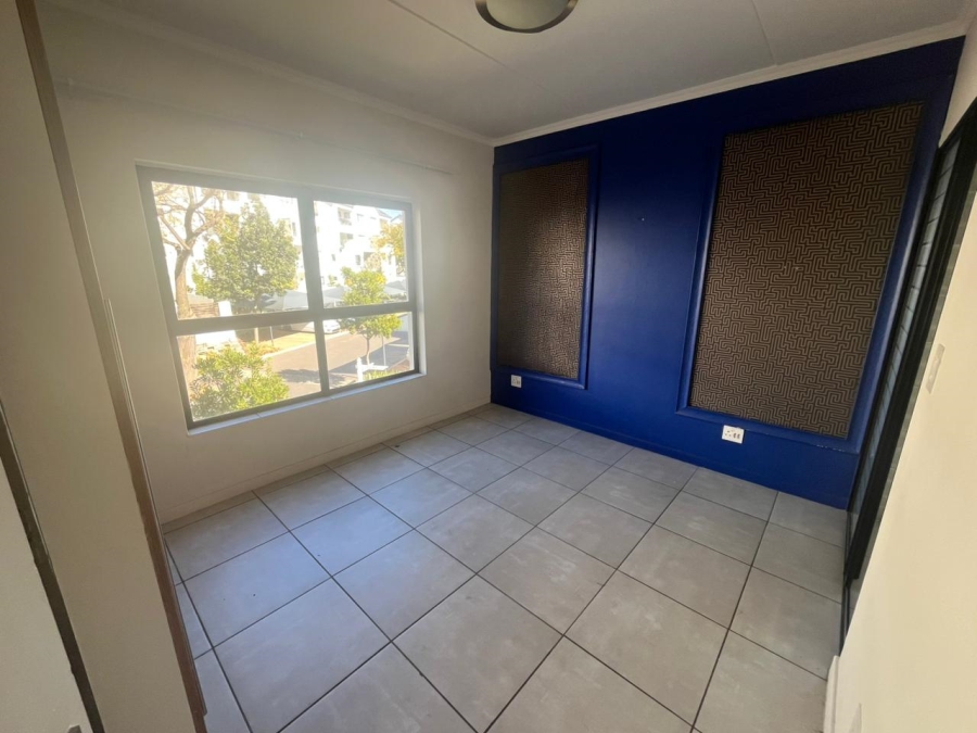 1 Bedroom Property for Sale in Crowthorne AH Gauteng