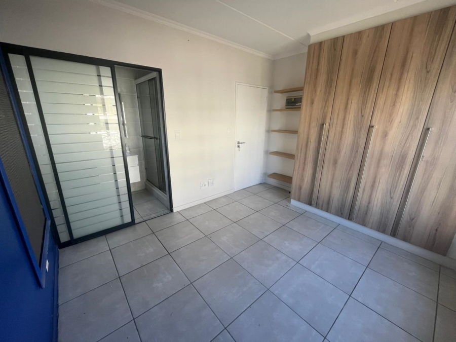 1 Bedroom Property for Sale in Crowthorne AH Gauteng