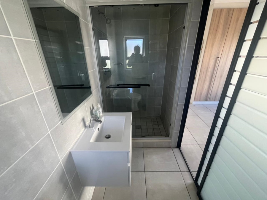 1 Bedroom Property for Sale in Crowthorne AH Gauteng