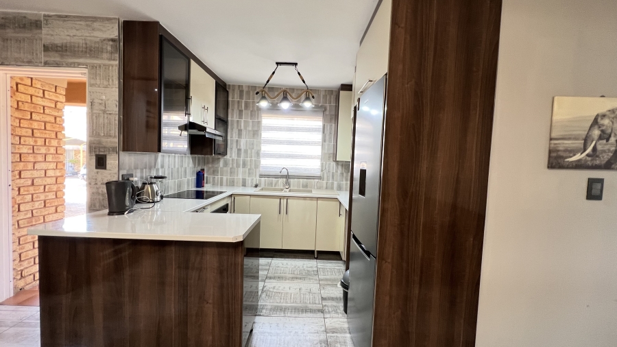 2 Bedroom Property for Sale in Helikonpark Gauteng