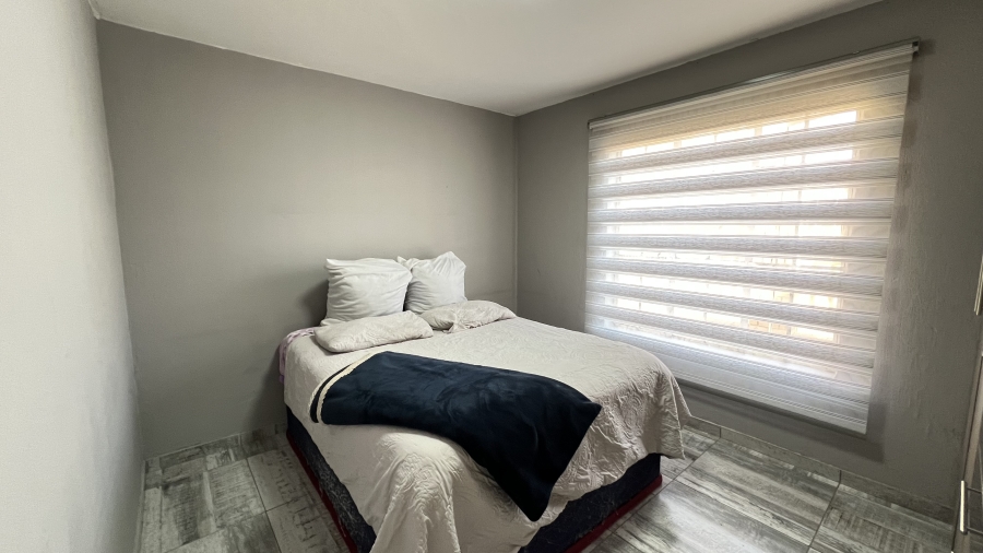 2 Bedroom Property for Sale in Helikonpark Gauteng