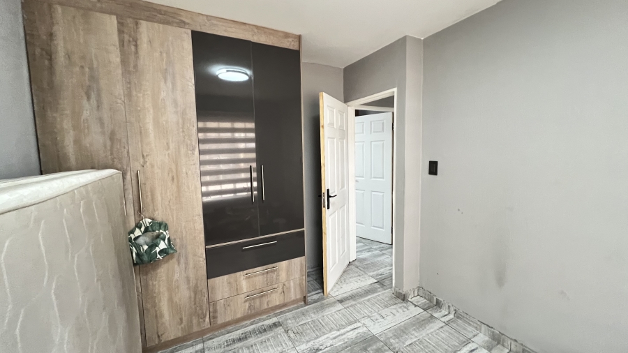 2 Bedroom Property for Sale in Helikonpark Gauteng