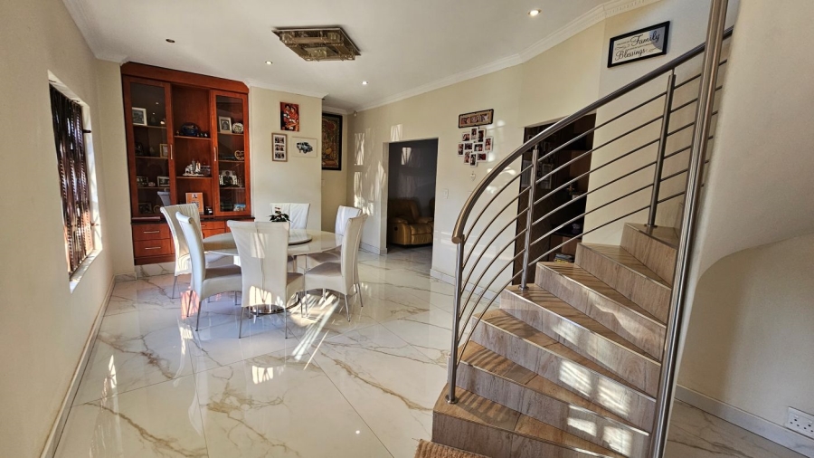 6 Bedroom Property for Sale in Vorna Valley Gauteng