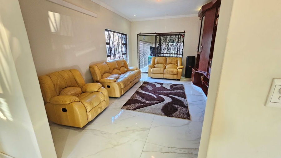 6 Bedroom Property for Sale in Vorna Valley Gauteng
