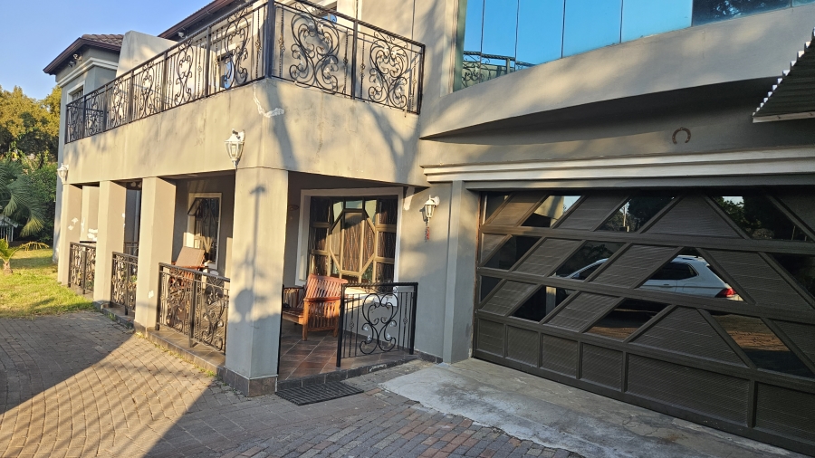6 Bedroom Property for Sale in Vorna Valley Gauteng