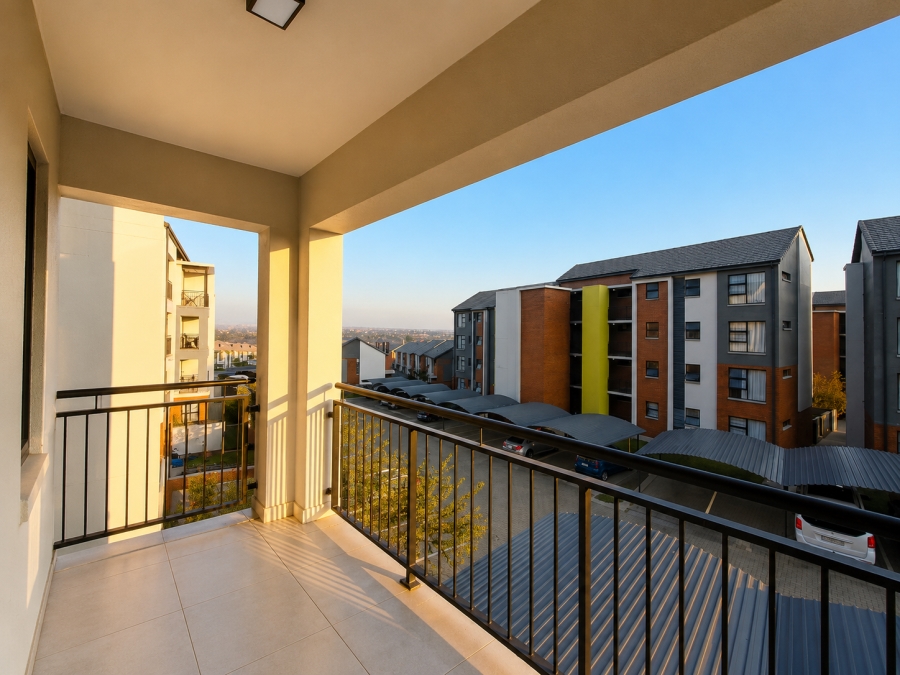 2 Bedroom Property for Sale in Rooihuiskraal North Gauteng
