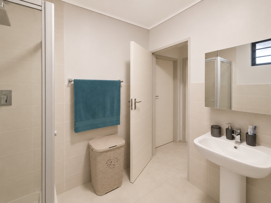2 Bedroom Property for Sale in Rooihuiskraal North Gauteng