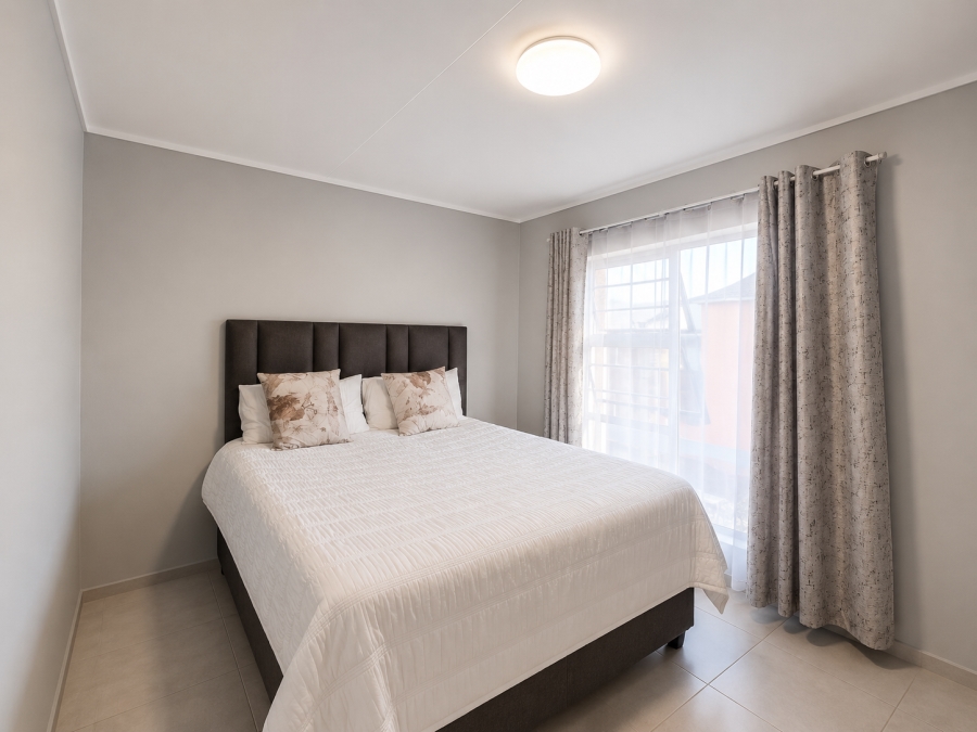 2 Bedroom Property for Sale in Rooihuiskraal North Gauteng