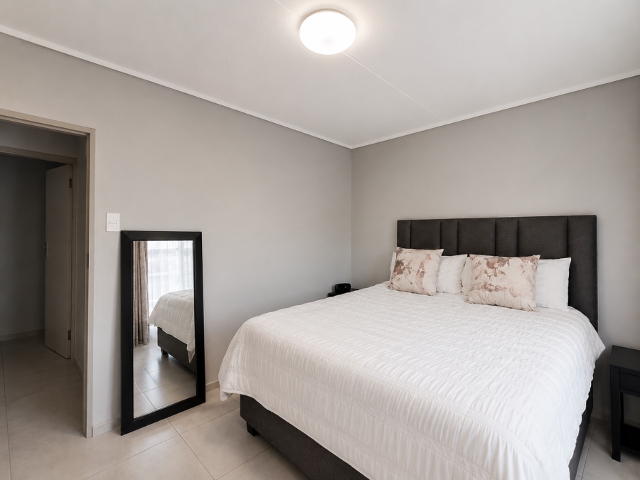 2 Bedroom Property for Sale in Rooihuiskraal North Gauteng