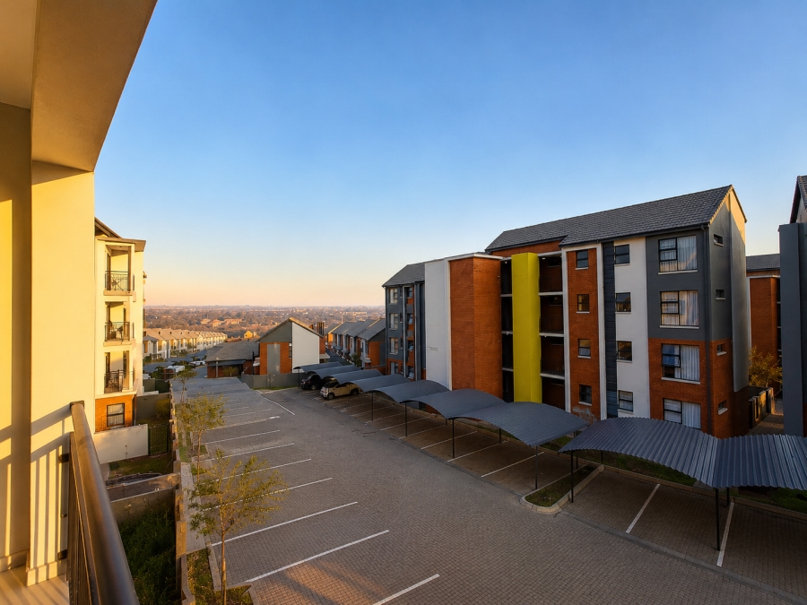 2 Bedroom Property for Sale in Rooihuiskraal North Gauteng
