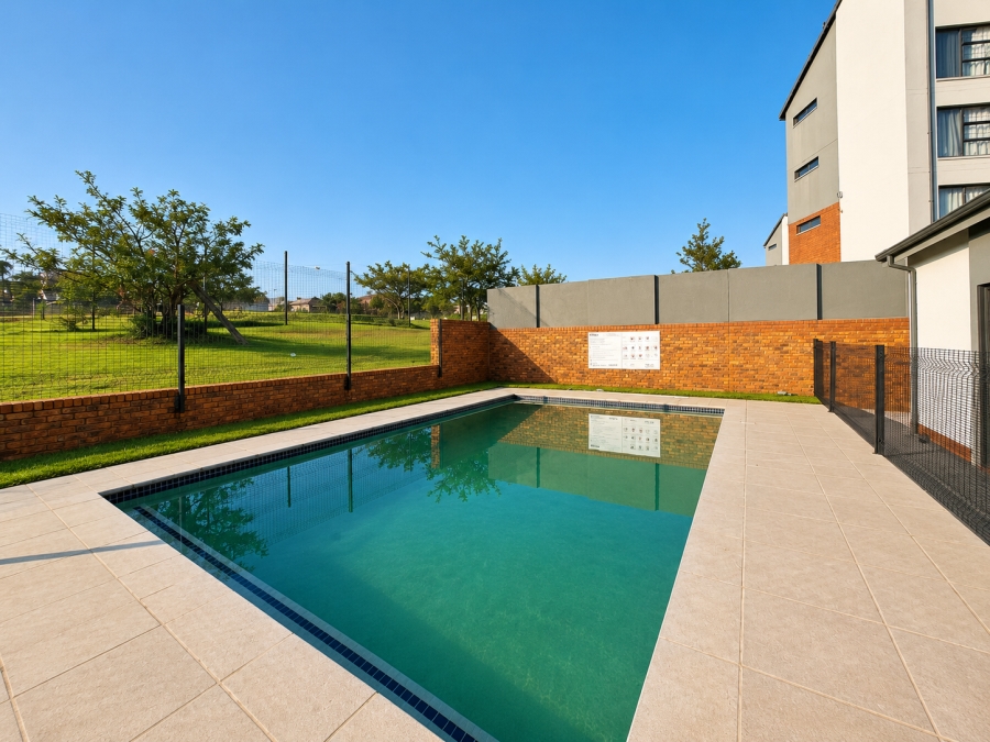 2 Bedroom Property for Sale in Rooihuiskraal North Gauteng