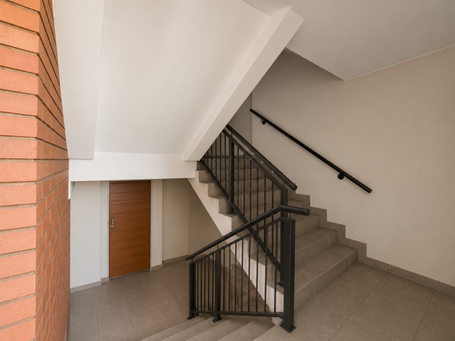 2 Bedroom Property for Sale in Rooihuiskraal North Gauteng