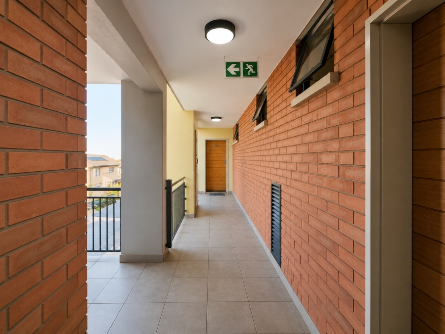 2 Bedroom Property for Sale in Rooihuiskraal North Gauteng
