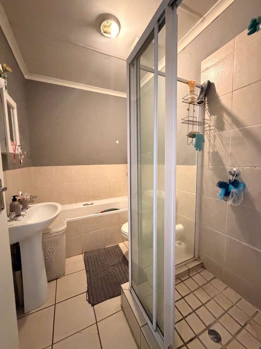 2 Bedroom Property for Sale in Comet Gauteng