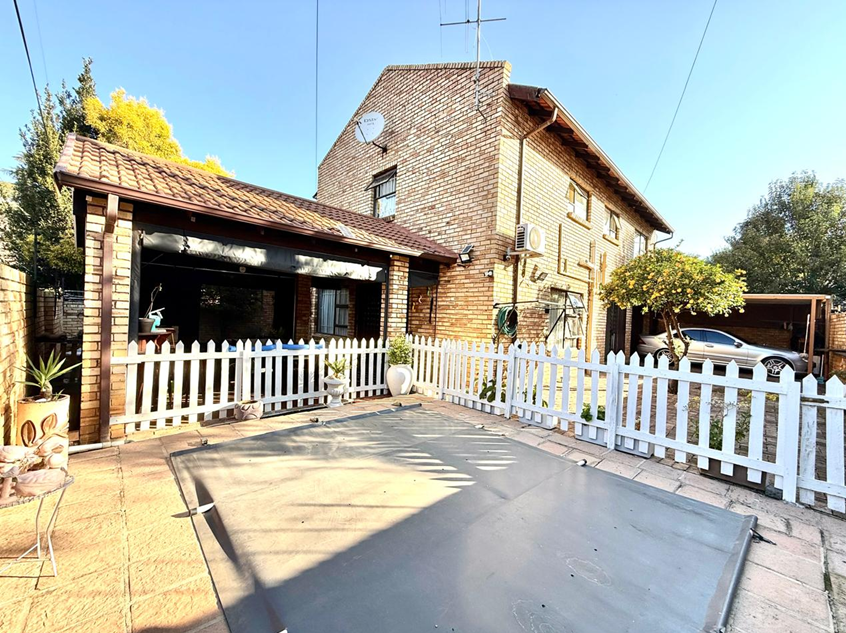 3 Bedroom Property for Sale in New Market Gauteng