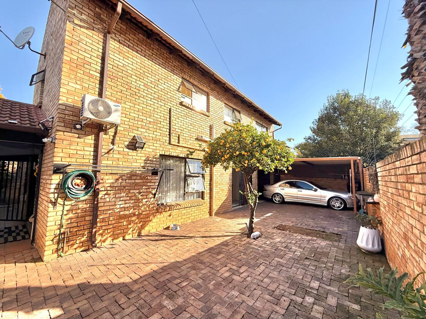 3 Bedroom Property for Sale in New Market Gauteng