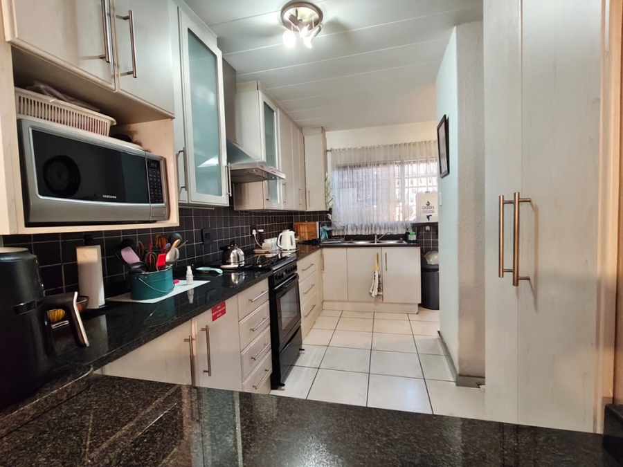 2 Bedroom Property for Sale in New Redruth Gauteng
