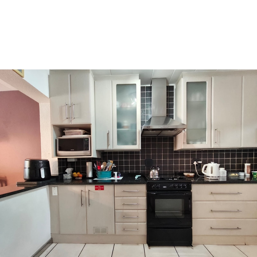 2 Bedroom Property for Sale in New Redruth Gauteng