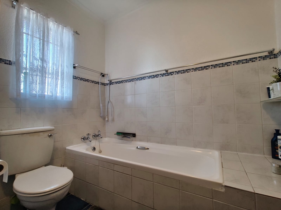2 Bedroom Property for Sale in New Redruth Gauteng