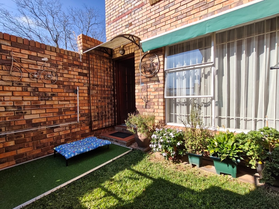 2 Bedroom Property for Sale in New Redruth Gauteng