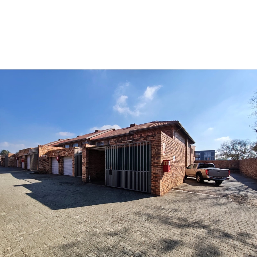 2 Bedroom Property for Sale in New Redruth Gauteng