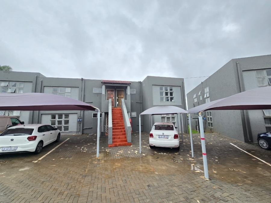 2 Bedroom Property for Sale in Mulbarton Gauteng