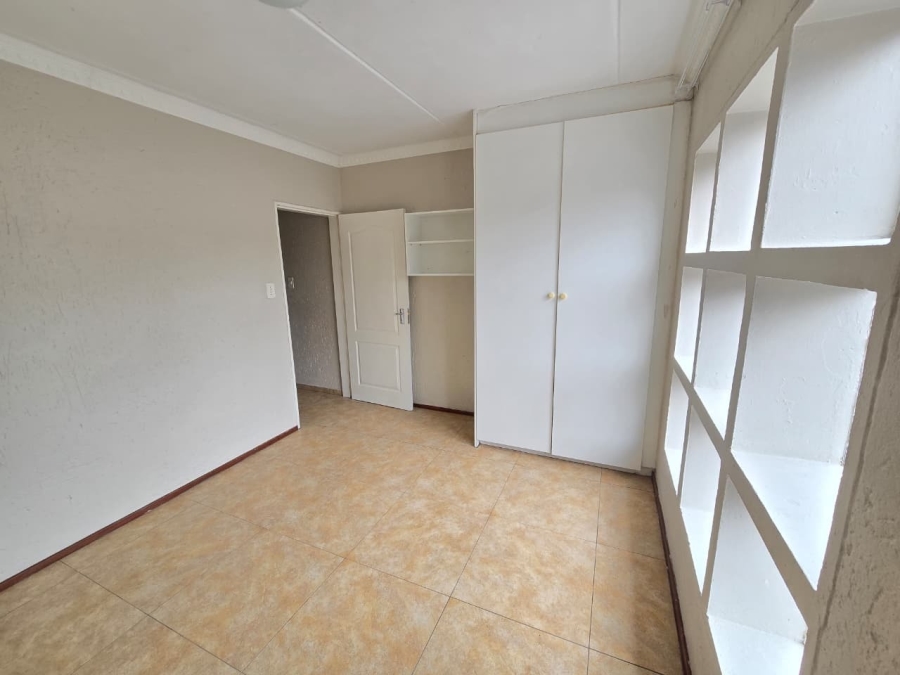 2 Bedroom Property for Sale in Mulbarton Gauteng