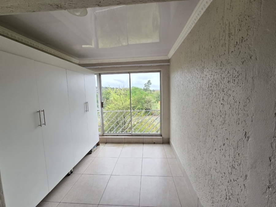 2 Bedroom Property for Sale in Mulbarton Gauteng