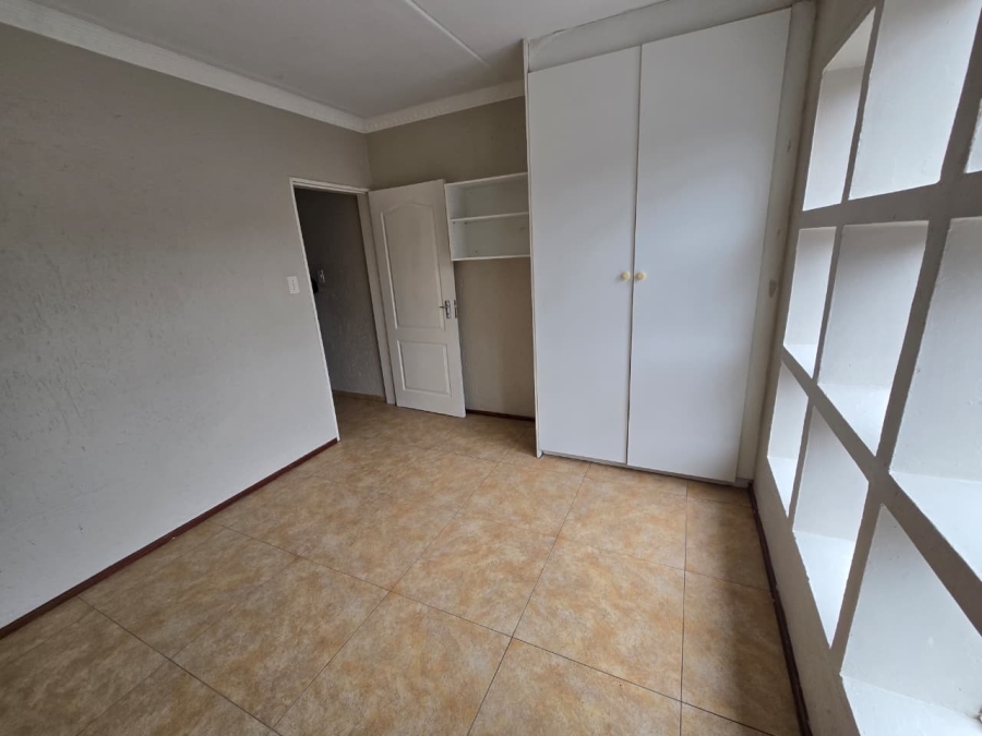 2 Bedroom Property for Sale in Mulbarton Gauteng