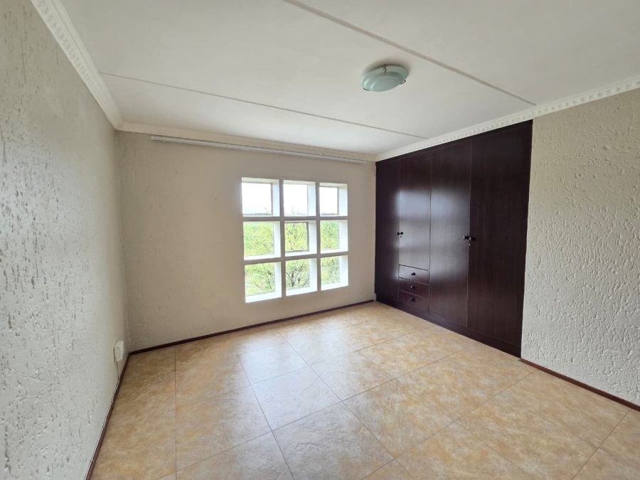 2 Bedroom Property for Sale in Mulbarton Gauteng
