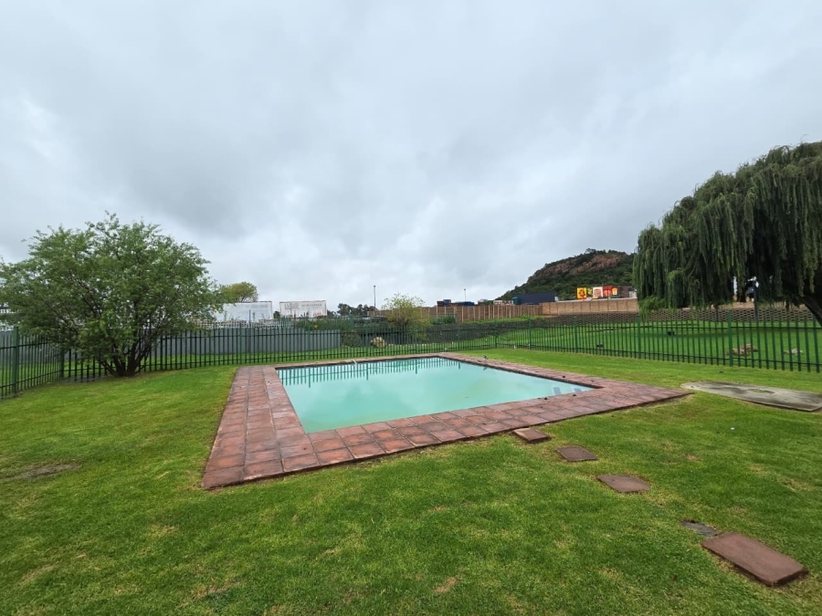 2 Bedroom Property for Sale in Mulbarton Gauteng