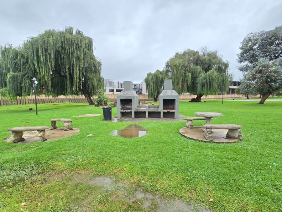 2 Bedroom Property for Sale in Mulbarton Gauteng