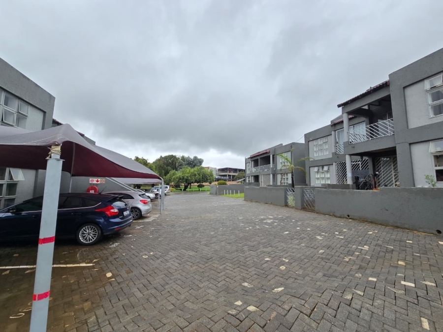 2 Bedroom Property for Sale in Mulbarton Gauteng