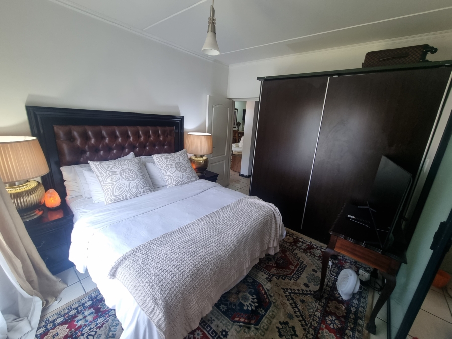 3 Bedroom Property for Sale in Oakdene Gauteng