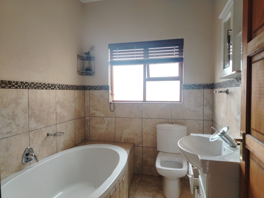 To Let 4 Bedroom Property for Rent in Parkrand Gauteng