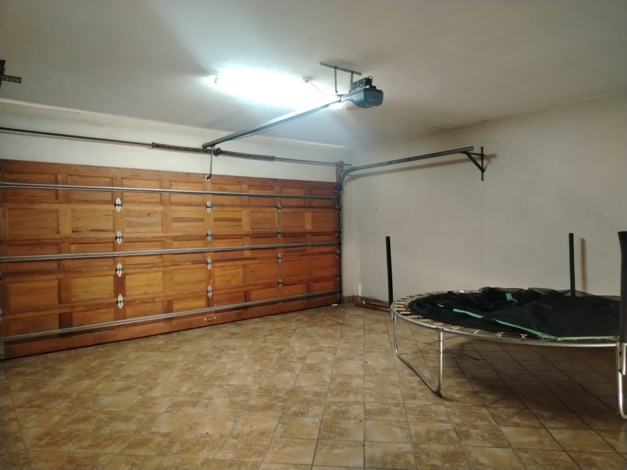 To Let 4 Bedroom Property for Rent in Parkrand Gauteng