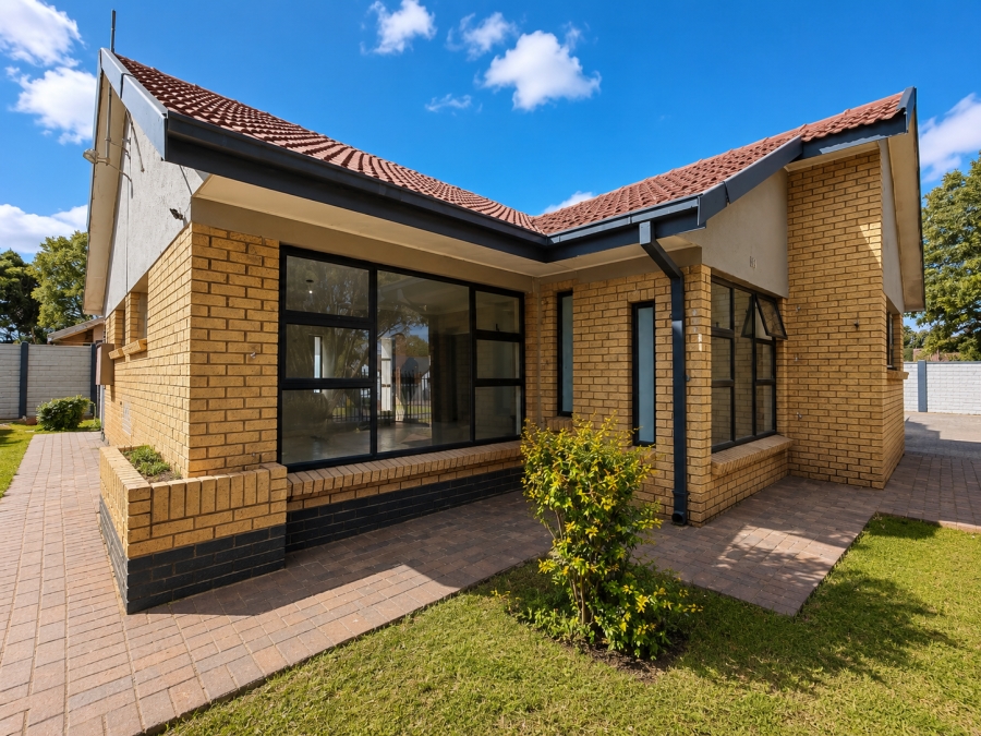 3 Bedroom Property for Sale in Risiville Gauteng