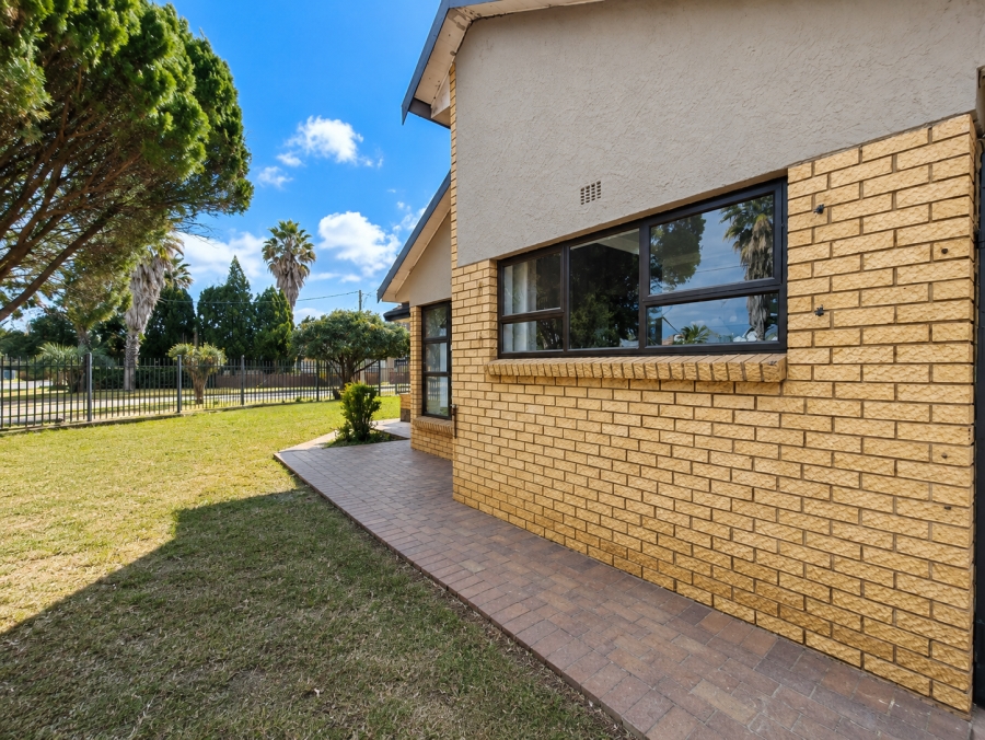 3 Bedroom Property for Sale in Risiville Gauteng