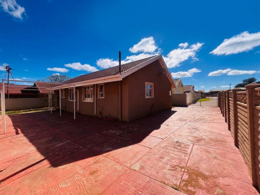 3 Bedroom Property for Sale in Sebokeng Zone 14 Gauteng
