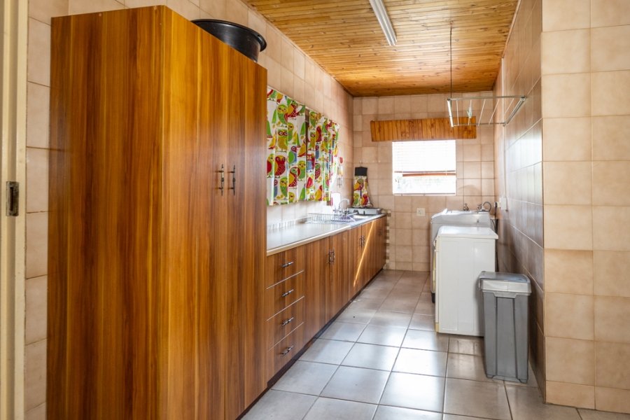 4 Bedroom Property for Sale in Dorandia Gauteng