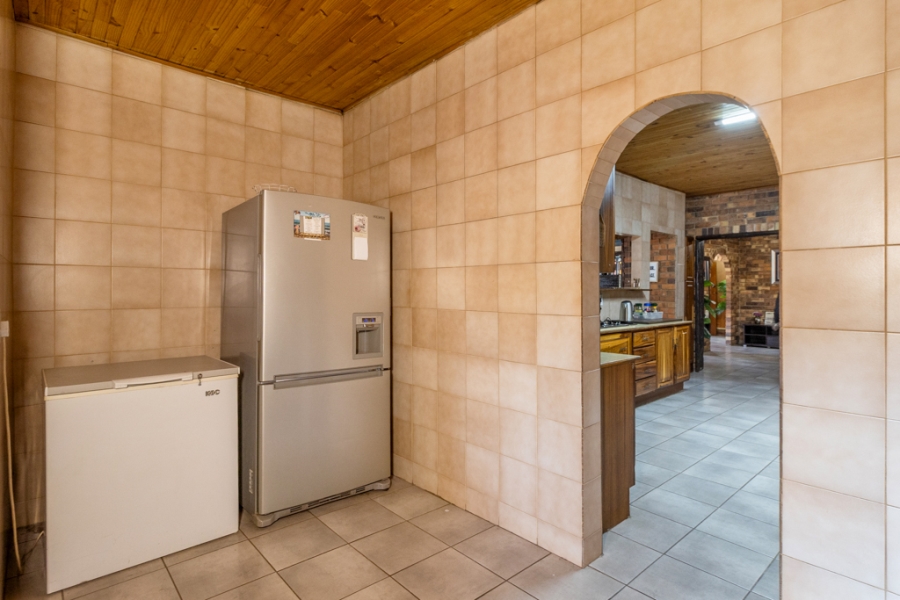 4 Bedroom Property for Sale in Dorandia Gauteng