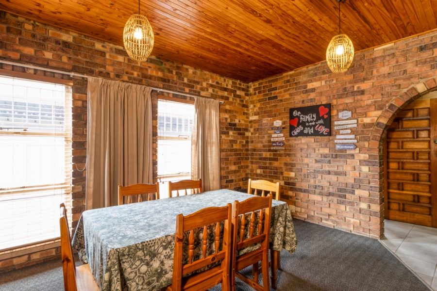 4 Bedroom Property for Sale in Dorandia Gauteng