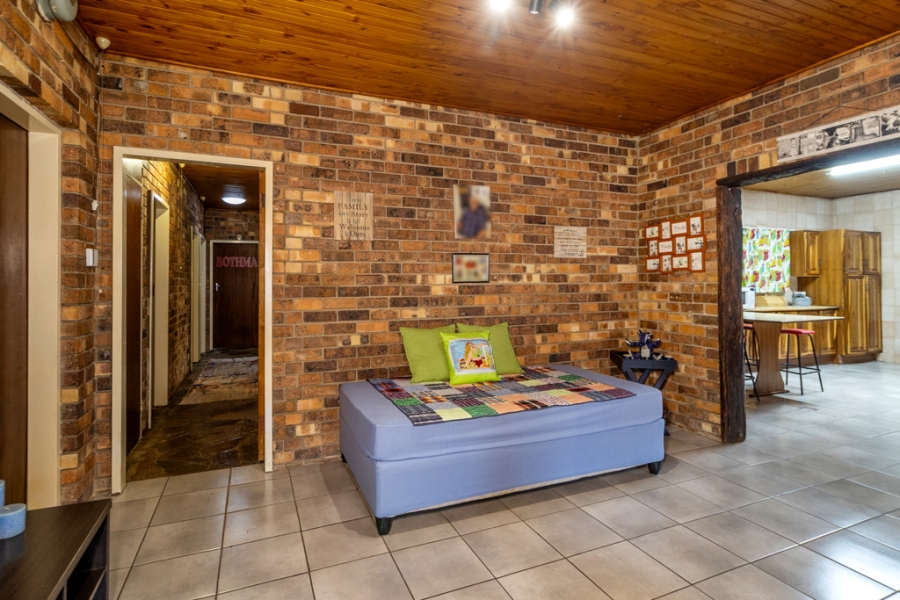 4 Bedroom Property for Sale in Dorandia Gauteng