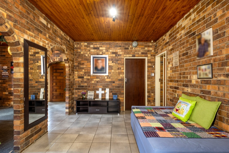 4 Bedroom Property for Sale in Dorandia Gauteng