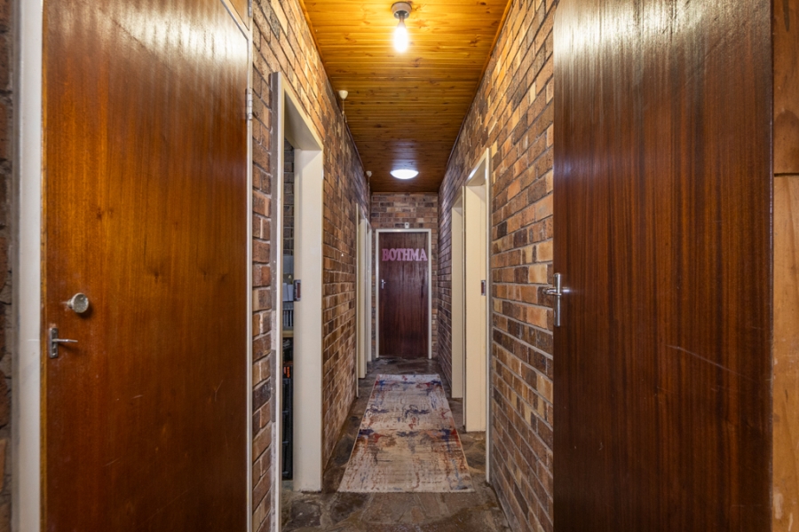 4 Bedroom Property for Sale in Dorandia Gauteng