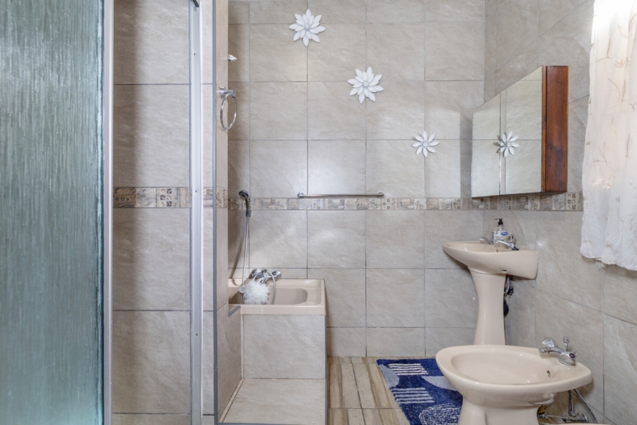 4 Bedroom Property for Sale in Dorandia Gauteng