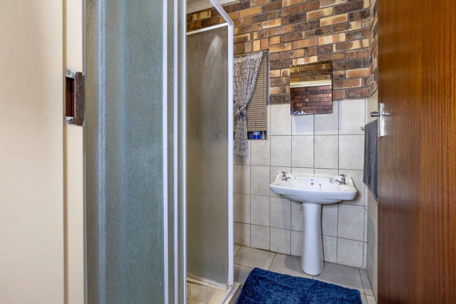 4 Bedroom Property for Sale in Dorandia Gauteng
