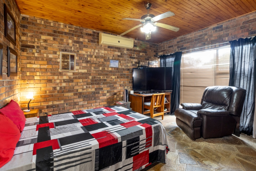 4 Bedroom Property for Sale in Dorandia Gauteng