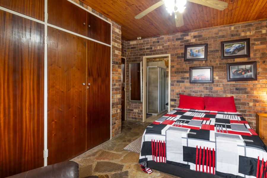 4 Bedroom Property for Sale in Dorandia Gauteng