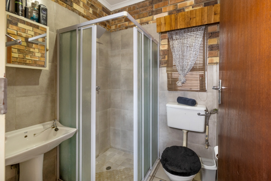4 Bedroom Property for Sale in Dorandia Gauteng